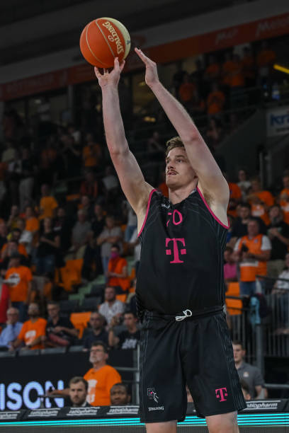 队在严峻局 队在严峻局