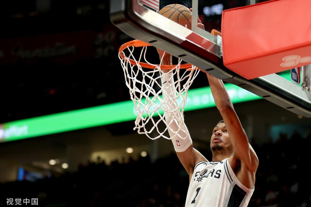 涯成绩斐然 涯成绩斐然